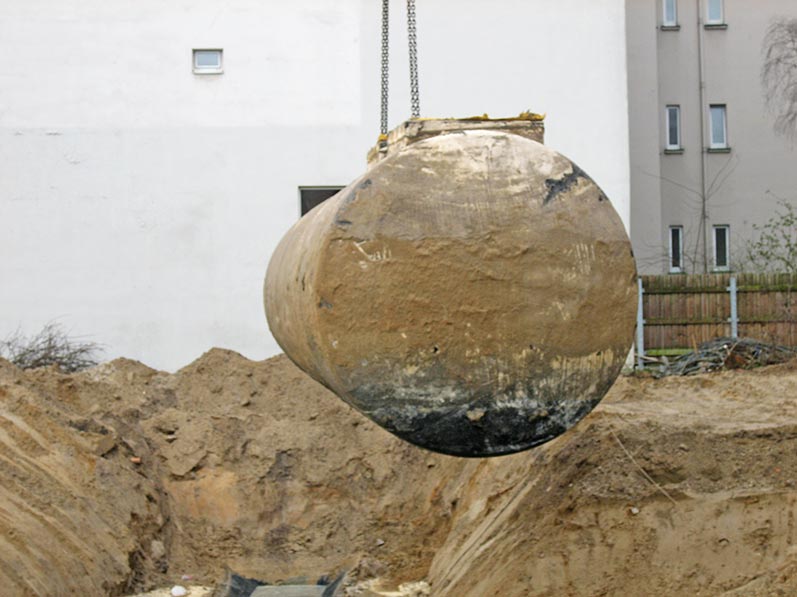 Lhotzky and Partner: Removal of underground tanks